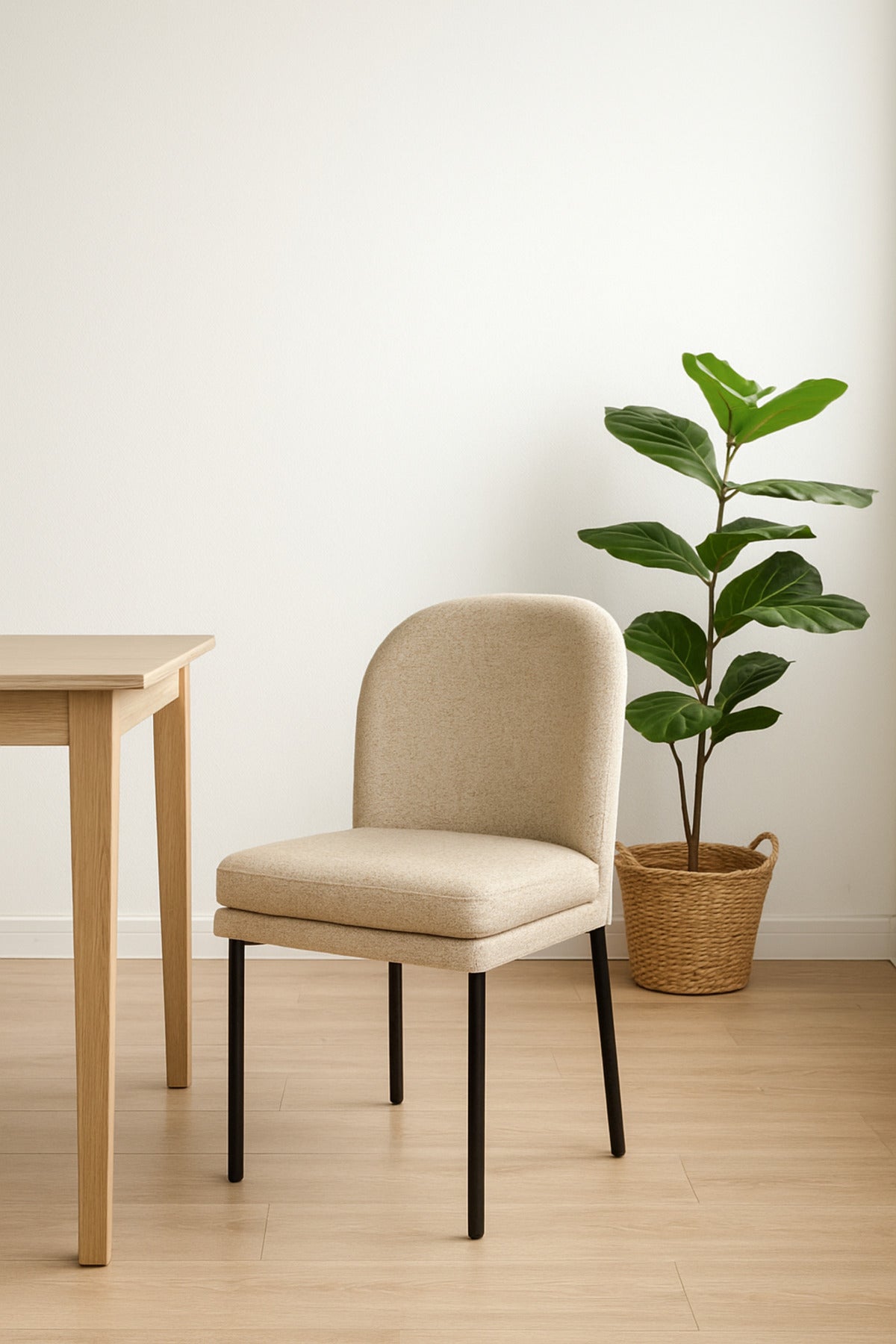 Beige Fabric Dining Chair Ð Modern Upholstered Chair with Black Metal Legs for Dining Room & Office