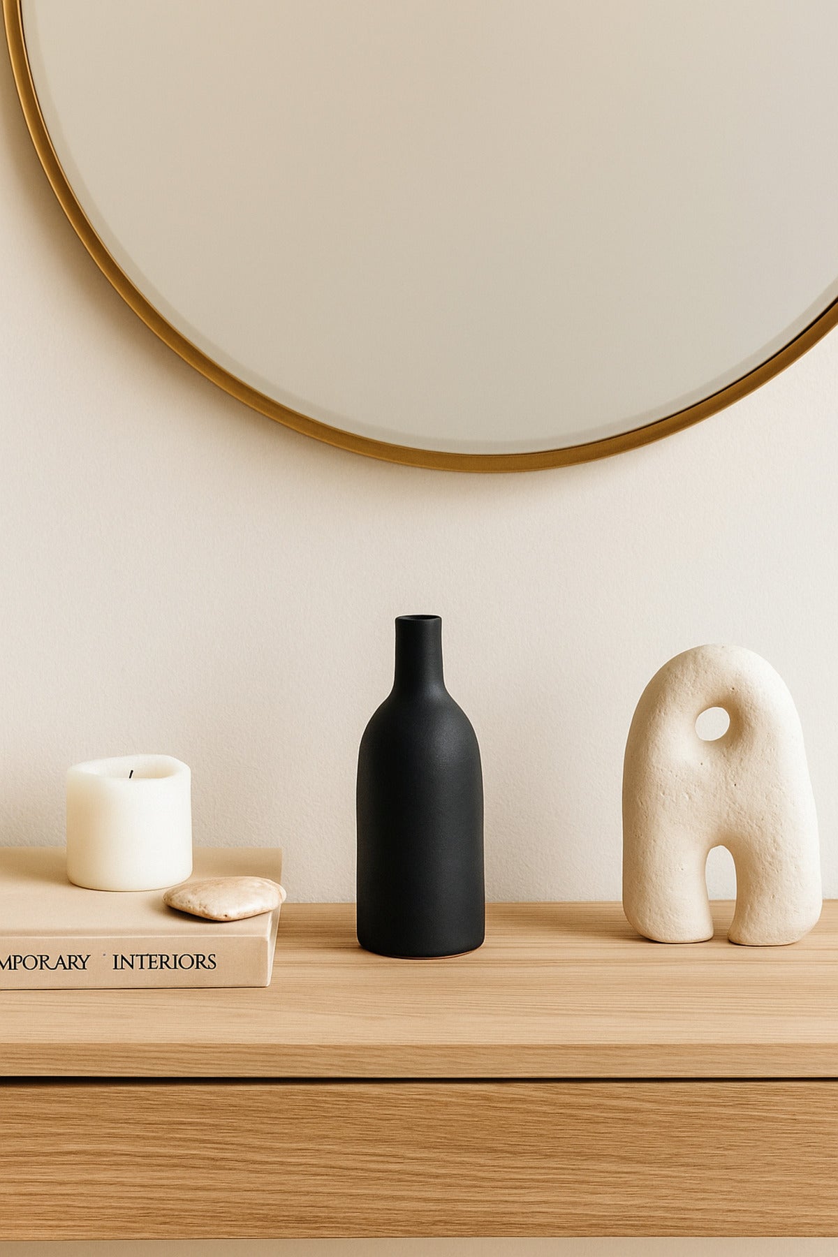 Black Ceramic Bottle Vase Ð Minimalist Narrow-Neck Decorative Vase